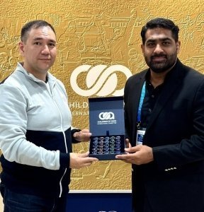 Vladimir Maksimov and President of the Mas-Wrestling Federation of Pakistan Furqan Ahmad Khan held a meeting within the VIII Children of Asia Games