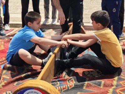 В Баку проведены соревнования по мас-рестлингу среди детей